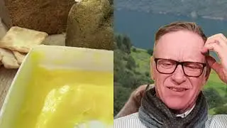 OSTEPERLER smaker Gamalost fra ysteriet på Sogn Jord- og Hagebruksskule i Aurland.