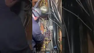 #dayinthelife Liz an Electrical Apprentice  Dean’s Home Services  #minneapolis  #electrician