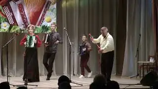 Песня "Реснички" исп. анс."Дети русской гармони" На фестивале "Вятские-Хватские" (Кировская обл.)