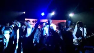 Janelle Monáe Crowd Surfing during 'Come Alive'