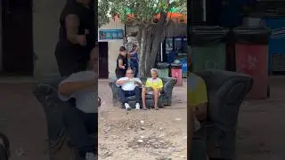 Rascando calvas😂 