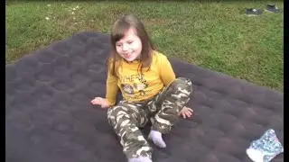 Вика приехала в деревню