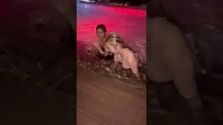 the best sexy girls bikini underwater swim in the pool !!! tante mau dong 