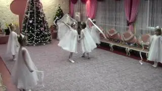 танец Снежинок ( с лентой)