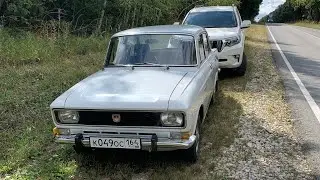 Белый Москвич 2140 1977 года.