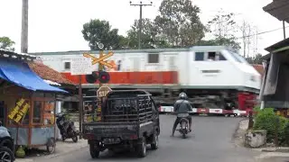 HUNTING KOMPILASI PINTU PERLINTASAN KERETA API