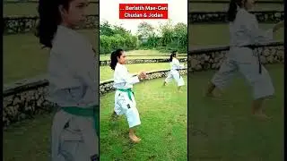 Berlatih Tendangan Karate Lurus Kedepan