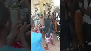 mise en scène de la marche des femmes sur Grand Bassam