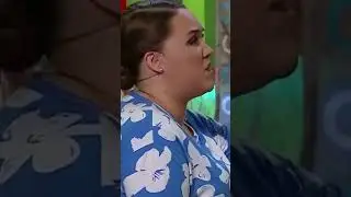 Коля вешает картину 😂 