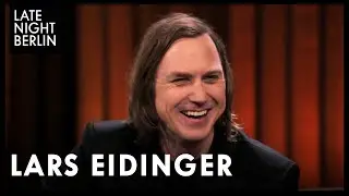 Lars Eidinger talks with Money Boy - freestyle for in between | Late Night Berlin