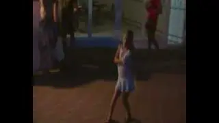 юля танцует
