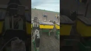 Трактор John Deere 6135B the сеялка John Deere.