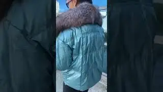 Пуховик зимний с натуральным мехом Лисы.