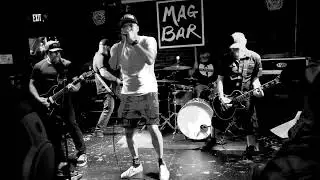 ICON DELETE - Fanboy (live)