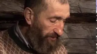 Г. Соловьев делает камус для лыж / Из не вошедшего в фильм 