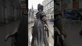 What is Molly Malone famous for?