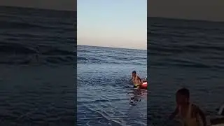 suasana pantai sore hari