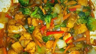 POLLO SALTEADO CON BROCOLI Y ZANAHORIA - RICA COMIDA CHINA