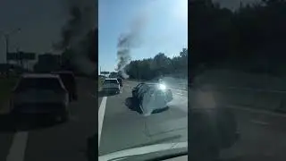 горит машина 