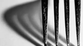 EXPLORING BLACK AND WHITE PHOTOGRAPHY TUTORIAL - Using Shadows