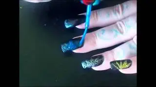 Nail Art - 2 Minute Tutorial - Starburst Sparkle Nails by Fonda