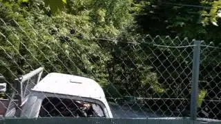 Nessun ritegno per rispettare limiti o precedenze.