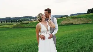 Nadine & Henriks Traumhochzeit auf dem eigenen Hof | Freie Trauung & Party in umgebaute Scheune