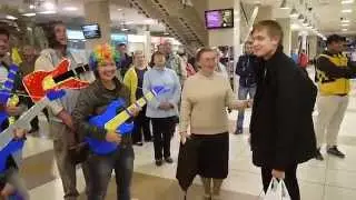 Как надо встречать в аэропорту! треш контент!