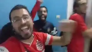 اللاعبين و جمهور اوه اوه اوه يا للالي .. اوه اوه اوه يا للالي  تشدونا مالخرطوم يالسوداني