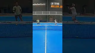 ¡Remato X3 y le cae al del Móvil! 😂🎾 #sports #padel #padelhighlights