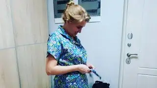 Мужчины с праздником, с Оксаной  пошли за мясом, весенний халатик.
