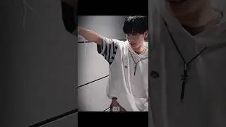 "이상하다 내 눈은 두 개인데. 나는 왜 너 하나만 보이냐?”  #TXT#HAPPY_MOA_DAY #5thMOAnniversary #Our5tarMOAments