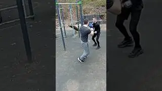 Показал левый в корпус потом пробил правой в челюсть/Попал правой в челюсть #бокс #спарринги
