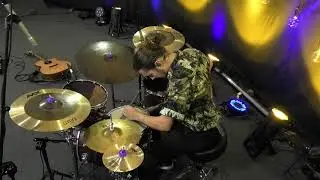 Igor Falecki - improv with brushes