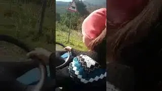 Mutlu ve çalışkan çekirdek aile iş başında,