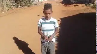 PRIMEIRO RIRAM DELE DEPOIS SE EMOCIONARAM AO VÊ-LO CANTAR