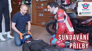 Sundavání přilby