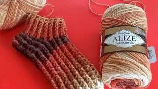 Носки крючком: рельефным узором