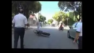 OPERATIVO Y ACCIDENTE Un joven Intentó eludir control de Edecom. TELEDIARIO