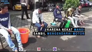 VIRAL ABG mandi keramas sambil mengendarai motor