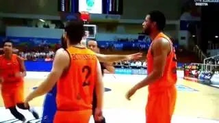 Danilo Gallinari Punches Opponent during International Friendly, Injured Hand!
