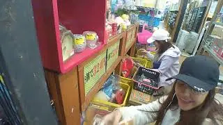Đi Chợ Đồ Cũ Gặp 2 Em Ngoại Quốc Xinh Cực, Chảnh Cực