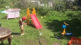 Водяная горка, веселые игры с водой *** Water slide, fun water games