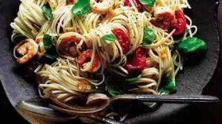 Linguine with roasted tomatoes, prawns, garlic and basil recipe