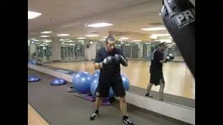 ronin boushnak warming up on bag