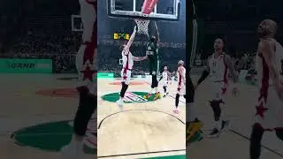 Monster dunk by Lessort 😳 