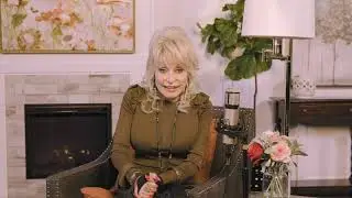 Dolly Parton Announces Book Deal with Chronicle Books