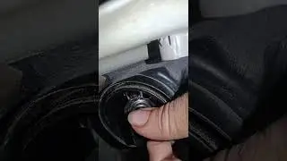 как заменить лампу ближнего света на renault sandero 2
