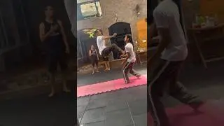 Treino de chutes voadores!