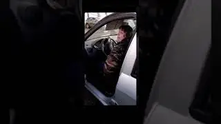 Nelson films une bagarre de sa mère